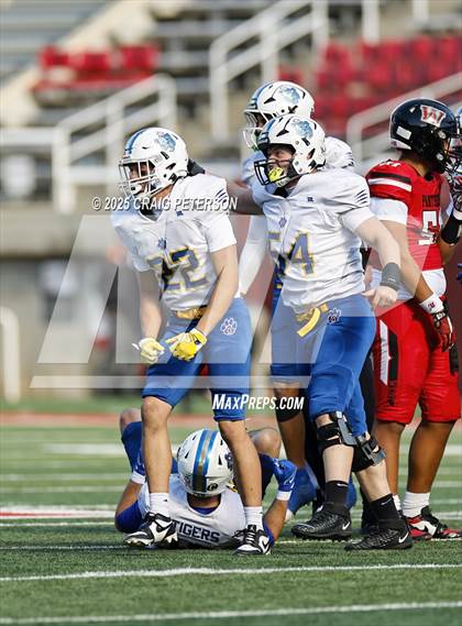 Thumbnail 1 in Orem vs West (UHSAA 5A Semifinal) photogallery.