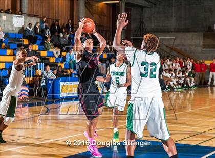 Thumbnail 3 in Santa Cruz vs. Fremont photogallery.