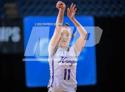 Thumbnail 1 in Lake Washington vs. Hermiston (WIAA 3A Round 2 State Playoff)  photogallery.