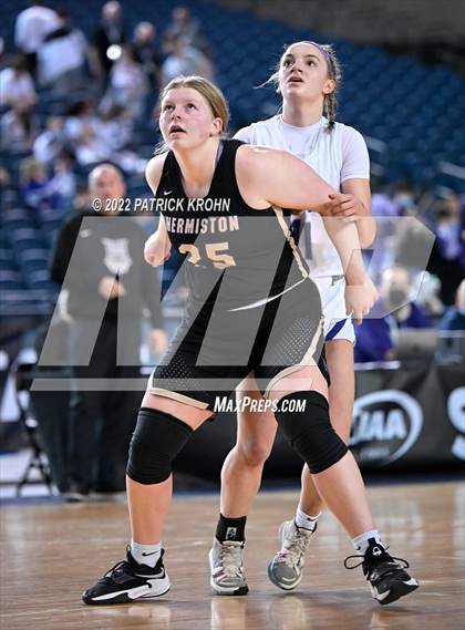 Thumbnail 1 in Lake Washington vs. Hermiston (WIAA 3A Round 2 State Playoff)  photogallery.