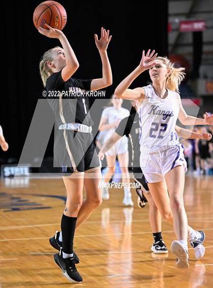 Thumbnail 2 in Lake Washington vs. Hermiston (WIAA 3A Round 2 State Playoff)  photogallery.