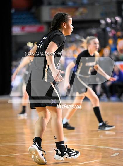 Thumbnail 3 in Lake Washington vs. Hermiston (WIAA 3A Round 2 State Playoff)  photogallery.
