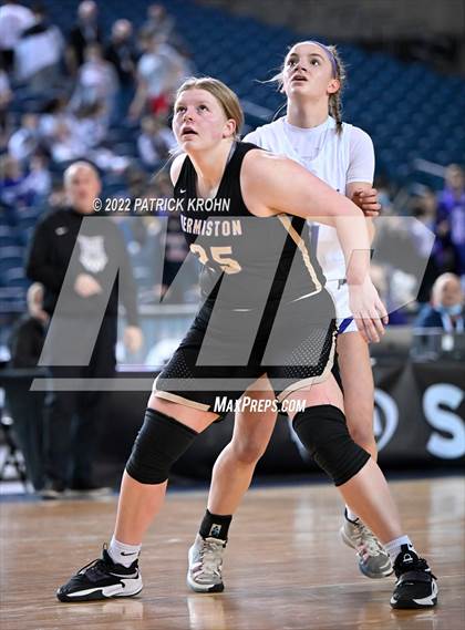 Thumbnail 2 in Lake Washington vs. Hermiston (WIAA 3A Round 2 State Playoff)  photogallery.