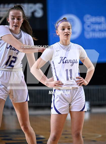 Thumbnail 3 in Lake Washington vs. Hermiston (WIAA 3A Round 2 State Playoff)  photogallery.