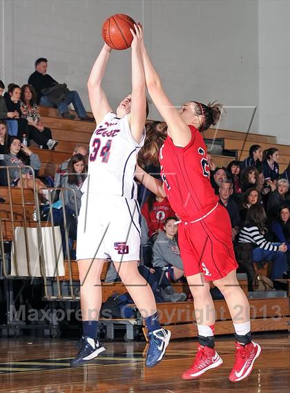 Thumbnail 2 in Smithtown East @ Smithtown West photogallery.