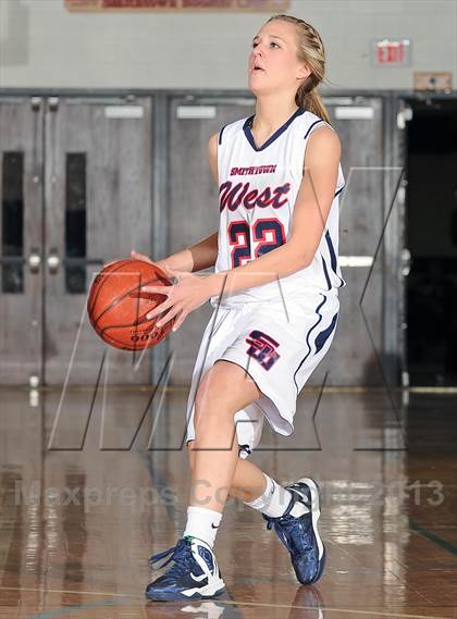 Thumbnail 3 in Smithtown East @ Smithtown West photogallery.