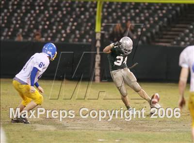 Thumbnail 1 in De La Salle vs Foothill (NCS 4A Final) photogallery.