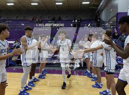 Thumbnail 3 in Quincy vs. Alton (Prairie Farms Holiday Classic) photogallery.