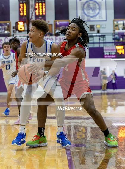 Thumbnail 1 in Quincy vs. Alton (Prairie Farms Holiday Classic) photogallery.