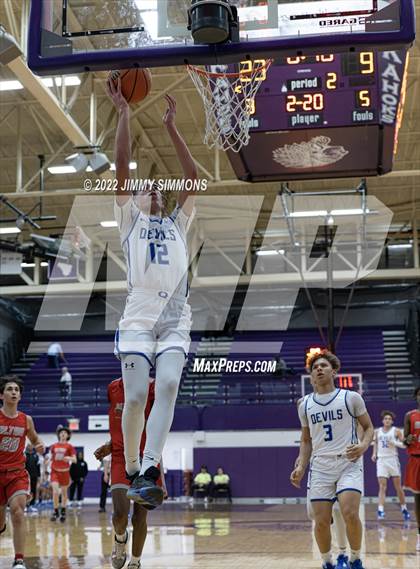 Thumbnail 2 in Quincy vs. Alton (Prairie Farms Holiday Classic) photogallery.