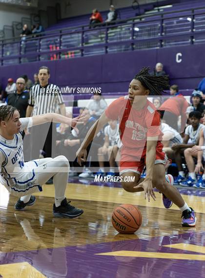 Thumbnail 1 in Quincy vs. Alton (Prairie Farms Holiday Classic) photogallery.
