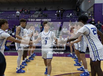 Thumbnail 1 in Quincy vs. Alton (Prairie Farms Holiday Classic) photogallery.
