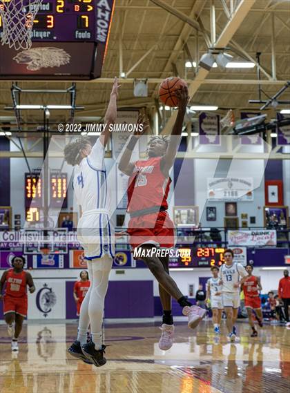 Thumbnail 1 in Quincy vs. Alton (Prairie Farms Holiday Classic) photogallery.