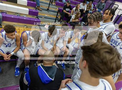 Thumbnail 1 in Quincy vs. Alton (Prairie Farms Holiday Classic) photogallery.