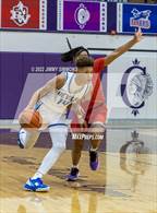 Photo from the gallery "Quincy vs. Alton (Prairie Farms Holiday Classic)"