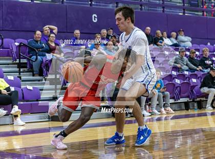 Thumbnail 3 in Quincy vs. Alton (Prairie Farms Holiday Classic) photogallery.
