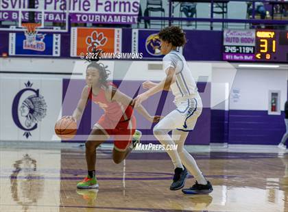 Thumbnail 2 in Quincy vs. Alton (Prairie Farms Holiday Classic) photogallery.