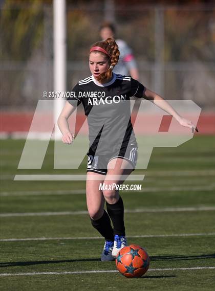 Thumbnail 3 in Aragon vs. Fremont photogallery.