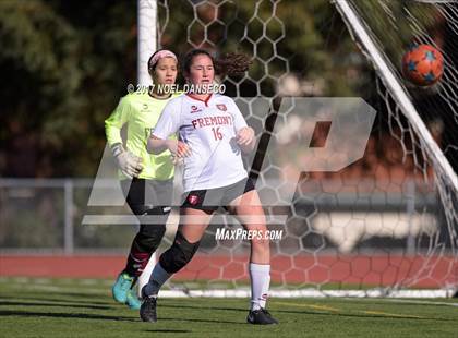 Thumbnail 3 in Aragon vs. Fremont photogallery.