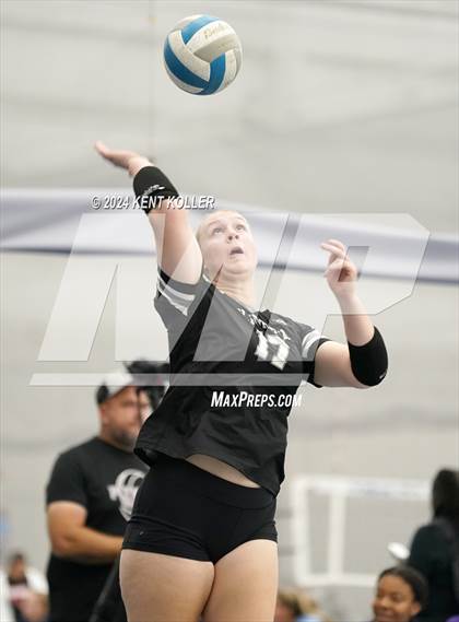 Thumbnail 3 in Plymouth vs. Grand Blanc (Motor City Power Series) photogallery.