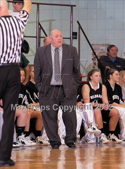 Thumbnail 2 in Homer-Center vs Clarion (PIAA Class A First Round) photogallery.