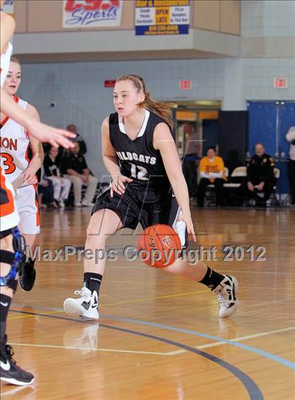 Thumbnail 2 in Homer-Center vs Clarion (PIAA Class A First Round) photogallery.
