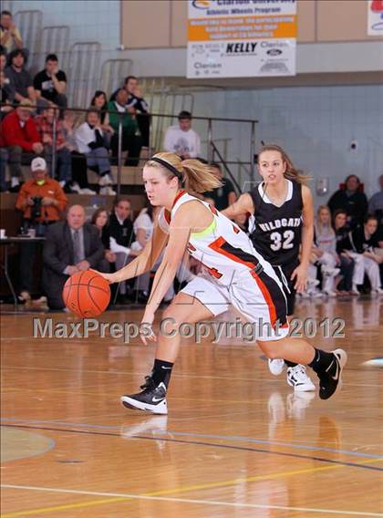 Thumbnail 3 in Homer-Center vs Clarion (PIAA Class A First Round) photogallery.