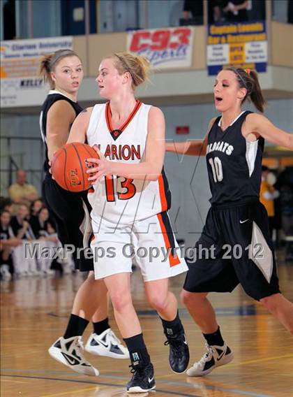 Thumbnail 2 in Homer-Center vs Clarion (PIAA Class A First Round) photogallery.