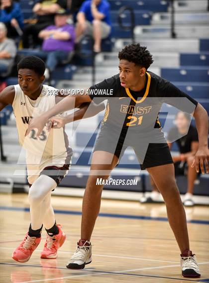 Thumbnail 1 in Wylie vs Plano East (Allen Eagle In-N-Out Holiday Tournament) photogallery.