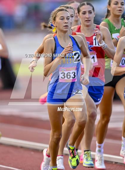 Thumbnail 1 in IHSAA Final (800 Meter)  photogallery.