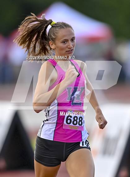 Thumbnail 1 in IHSAA Final (800 Meter)  photogallery.
