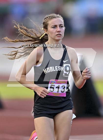 Thumbnail 1 in IHSAA Final (800 Meter)  photogallery.