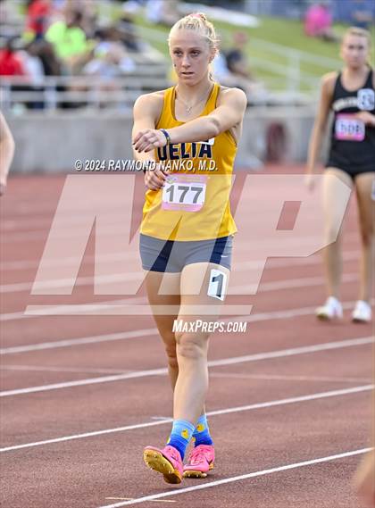Thumbnail 1 in IHSAA Final (800 Meter)  photogallery.