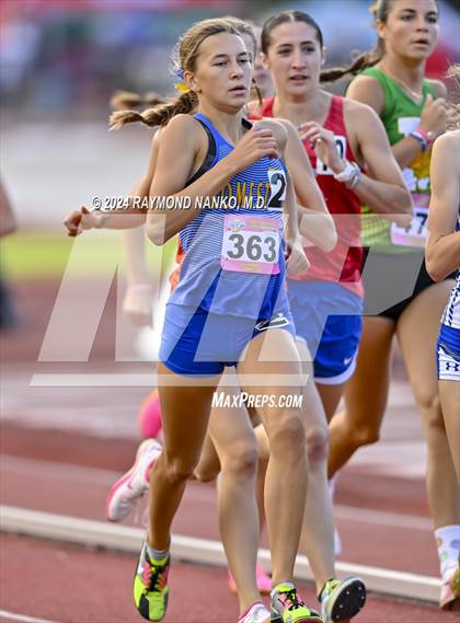 Thumbnail 2 in IHSAA Final (800 Meter)  photogallery.
