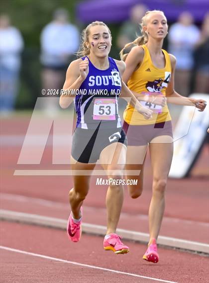 Thumbnail 1 in IHSAA Final (800 Meter)  photogallery.