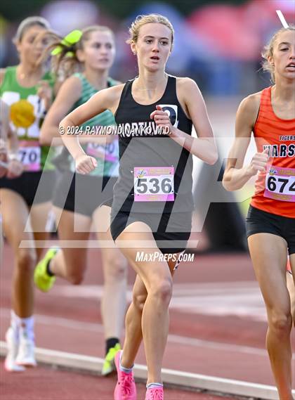 Thumbnail 1 in IHSAA Final (800 Meter)  photogallery.
