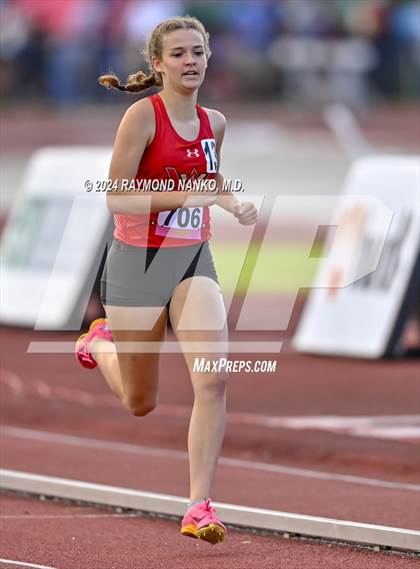 Thumbnail 1 in IHSAA Final (800 Meter)  photogallery.