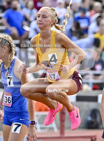 Thumbnail 2 in IHSAA Final (800 Meter)  photogallery.