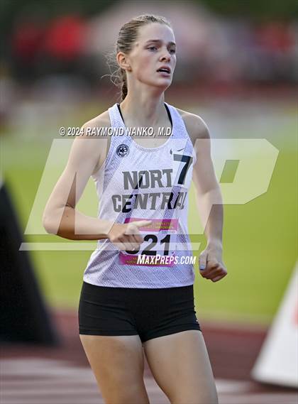 Thumbnail 1 in IHSAA Final (800 Meter)  photogallery.
