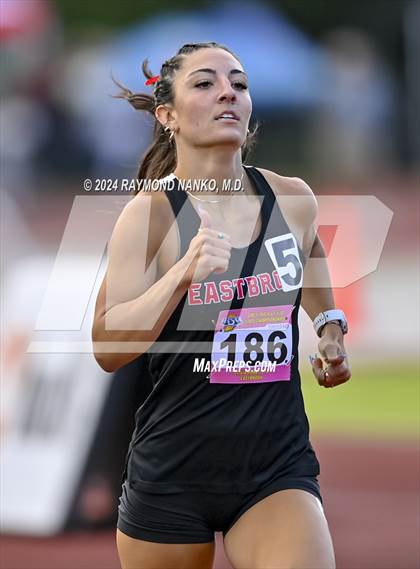 Thumbnail 1 in IHSAA Final (800 Meter)  photogallery.