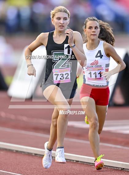 Thumbnail 3 in IHSAA Final (800 Meter)  photogallery.
