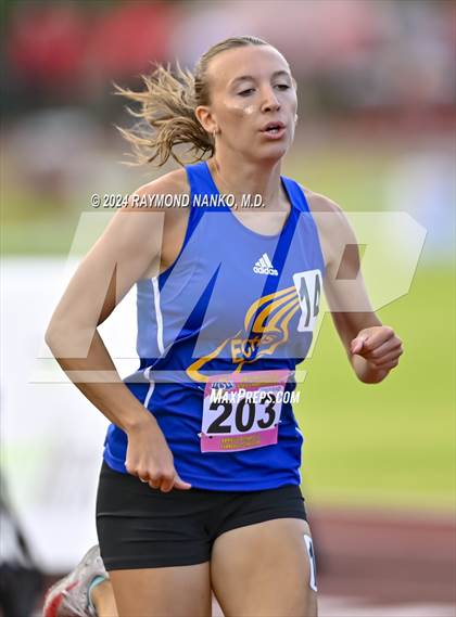 Thumbnail 1 in IHSAA Final (800 Meter)  photogallery.