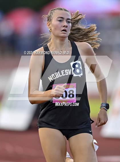 Thumbnail 2 in IHSAA Final (800 Meter)  photogallery.