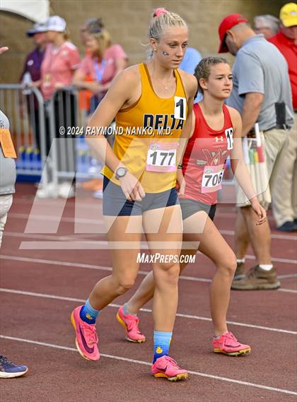Thumbnail 1 in IHSAA Final (800 Meter)  photogallery.
