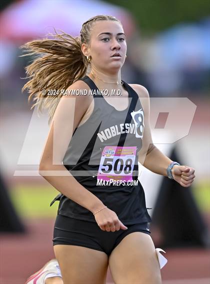 Thumbnail 2 in IHSAA Final (800 Meter)  photogallery.