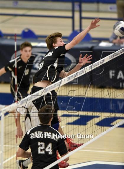 Thumbnail 2 in Oak Park vs Valencia (CIF-SS D2 Final) photogallery.