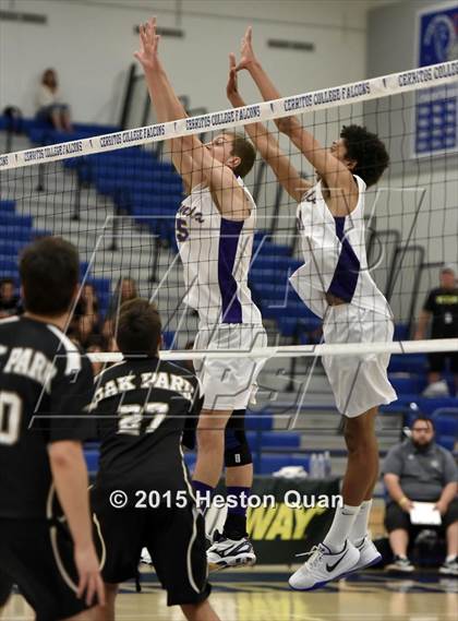 Thumbnail 1 in Oak Park vs Valencia (CIF-SS D2 Final) photogallery.