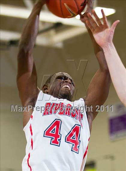 Thumbnail 1 in Riverside vs. Central Catholic (Les Schwab Invitational) photogallery.