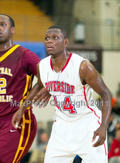 Thumbnail 3 in Riverside vs. Central Catholic (Les Schwab Invitational) photogallery.