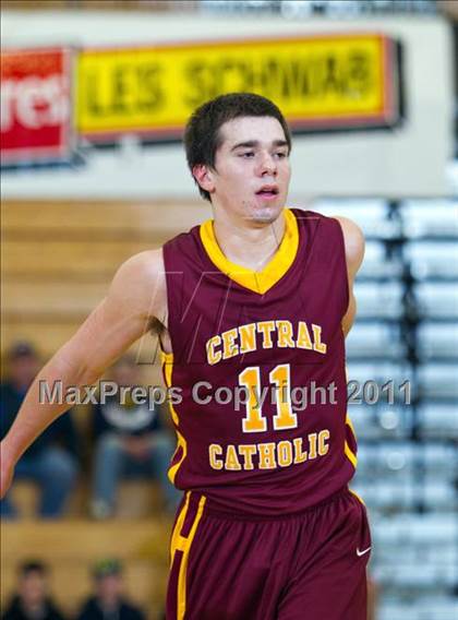 Thumbnail 1 in Riverside vs. Central Catholic (Les Schwab Invitational) photogallery.